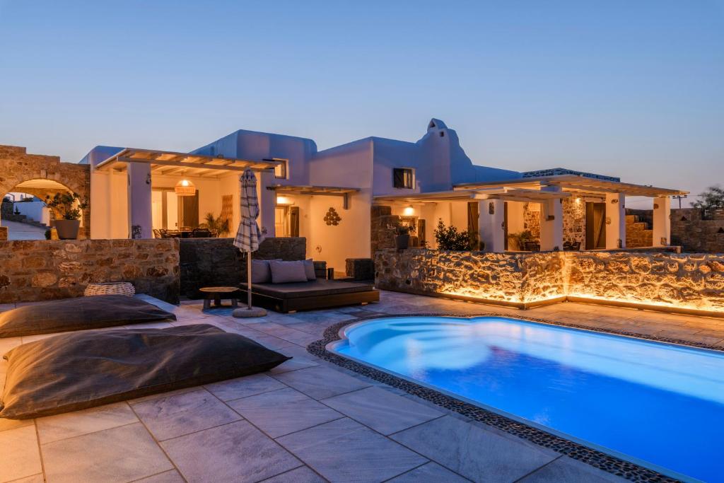 Bazén v ubytování Aurora Mykonos Villas nebo v jeho okolí