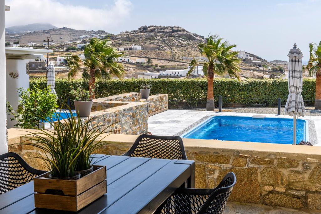 Bazén v ubytování Aurora Mykonos Villas nebo v jeho okolí