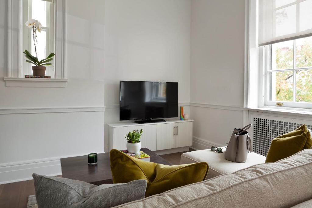 Placemakr Dupont Circle - One Bedroom Apartment