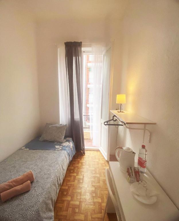 Booking.com: Valencia La Petxina Rooms in Shared Apartment ...