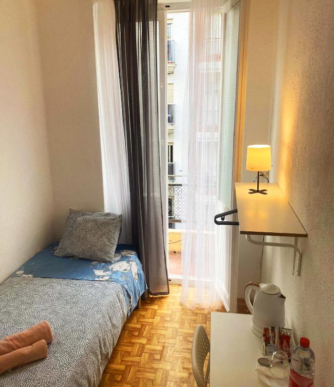 Booking.com: Valencia La Petxina Rooms in Shared Apartment ...