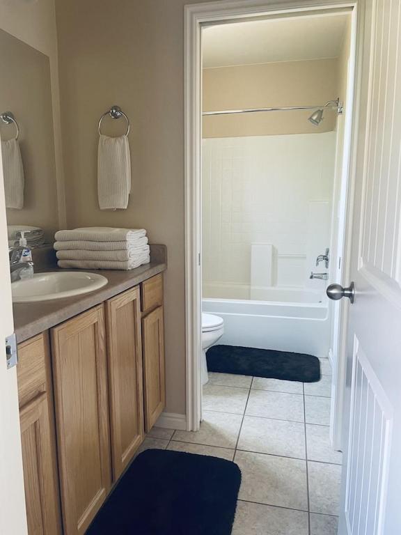 Koupelna v ubytování 3BR / 2BA Townhome with Pool, Patio, WiFi, Washer/Dryer