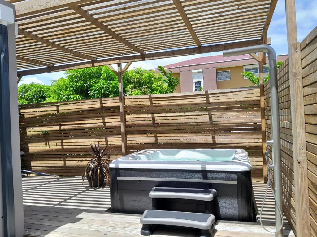 Balkón nebo terasa v ubytování Villa Pheron - De standing - Jacuzzi 5 Personnes