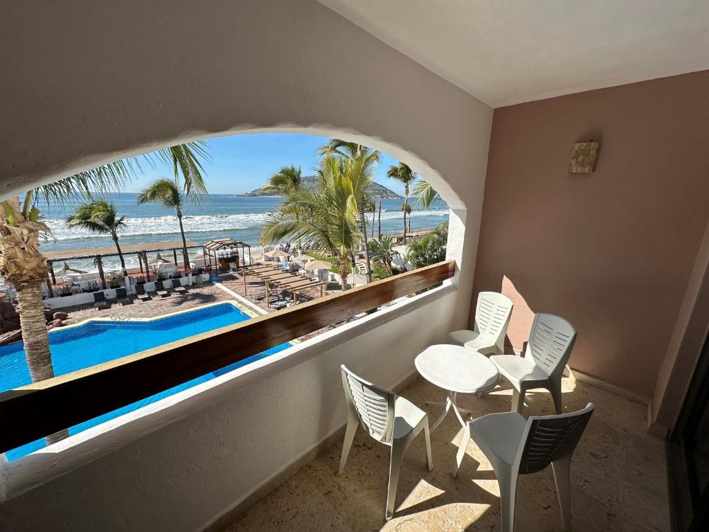 Hotel Quijote Inn - Suite With Kitchenette