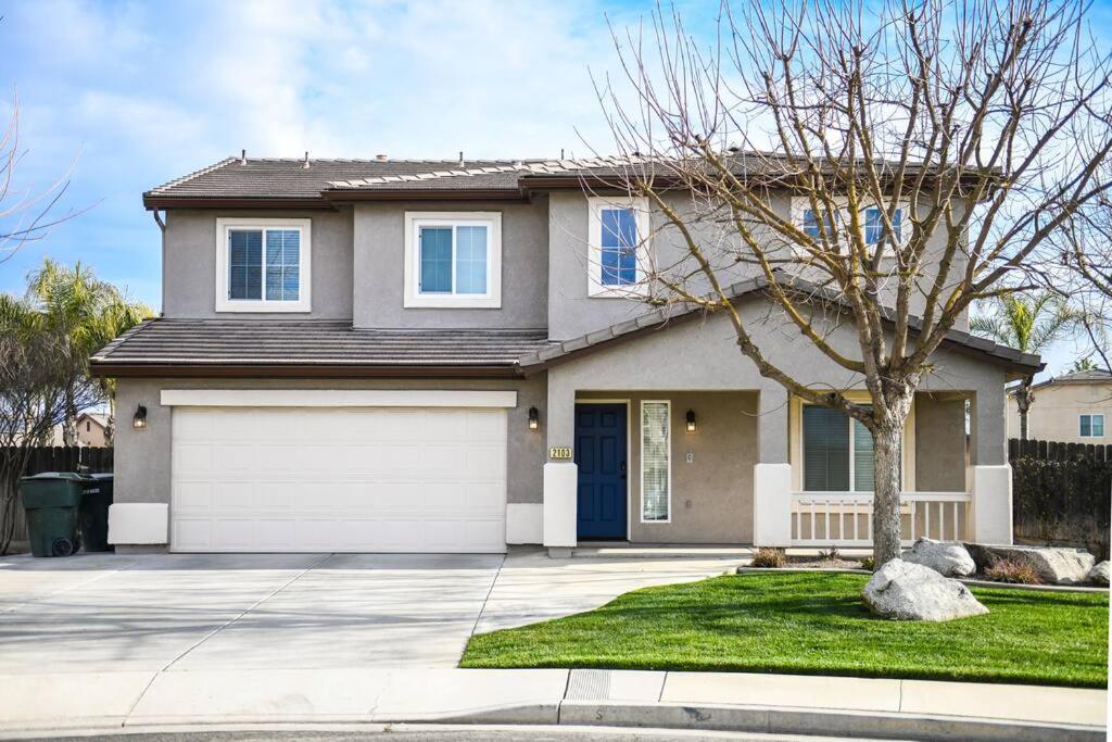 Apartment Vine Pool House (10 Beds), Hanford, USA