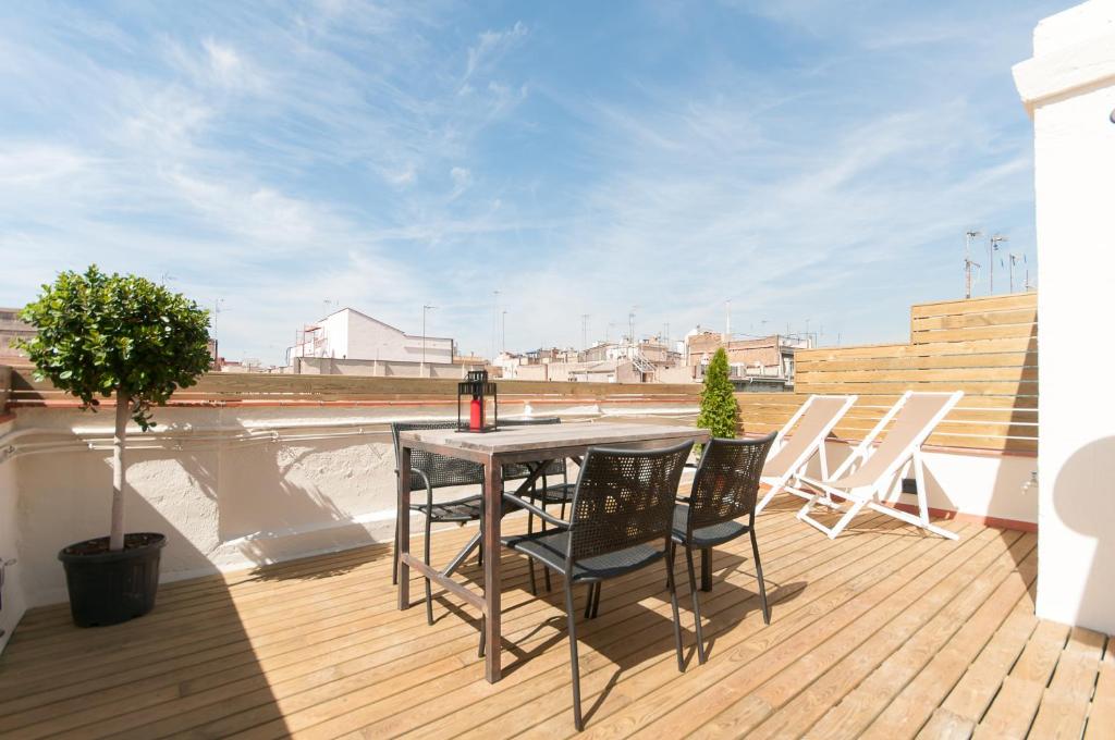 Weflating Suites Sant Antoni Market - Penthouse Apartment