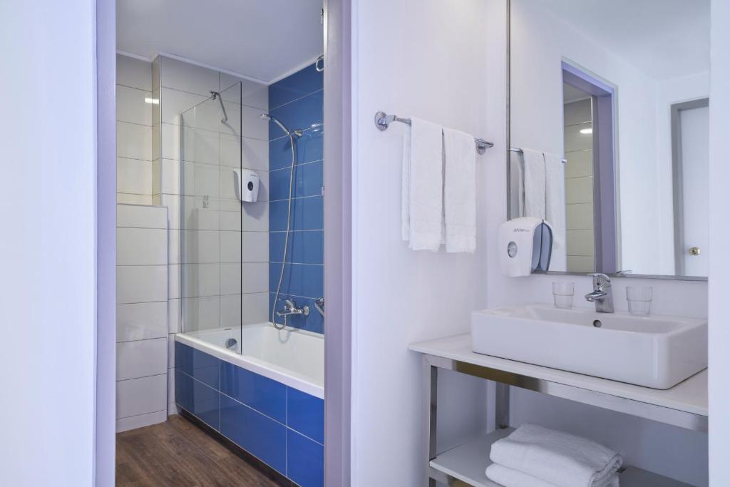 Epsilon Hotel Apartments - 8