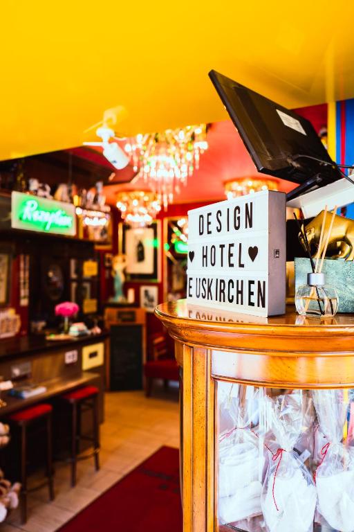Certifikát, hodnocení, plakát nebo jiný dokument vystavený v ubytování Design Hotel Euskirchen