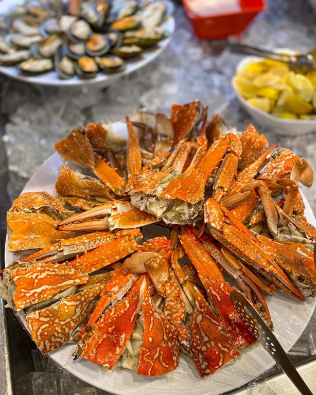 ホテルの敷地内または近くでの食事または食べ物