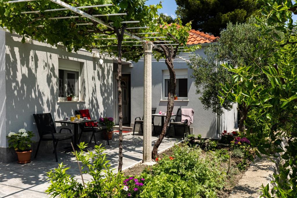 Apartments Roza - 13