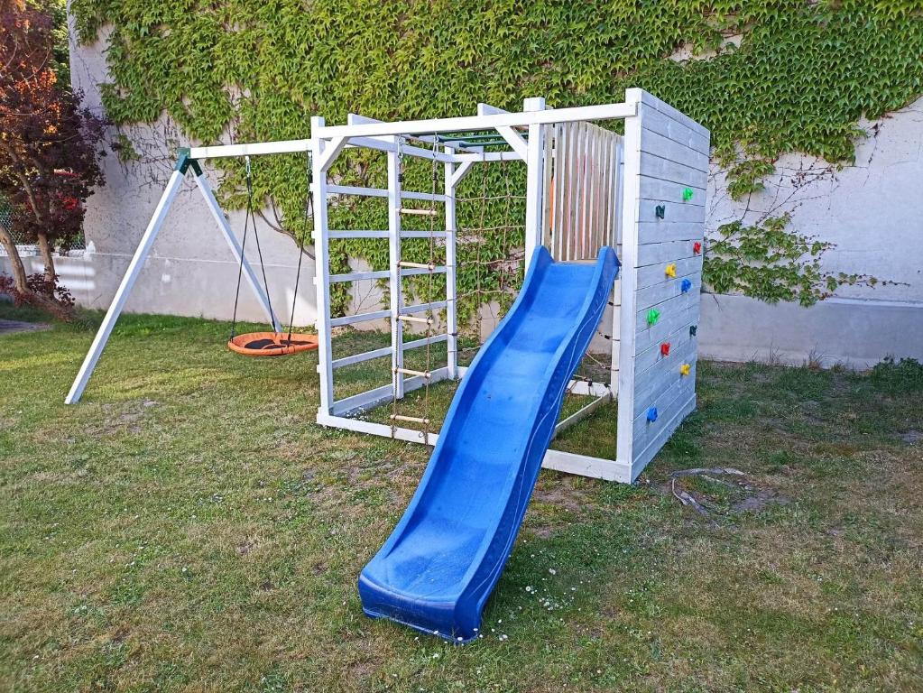 Herní místnost nebo prostor pro děti v ubytování BIG BLUE Apartments - 2 osobowy