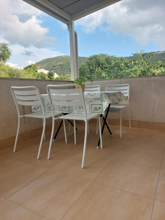Nespecifikovaný výhled na hory nebo výhled na hory při pohledu z apartmánu