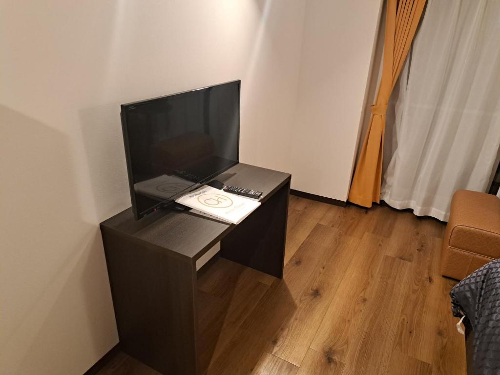 TV a/nebo společenská místnost v ubytování Clean Hotels in Higashimachi