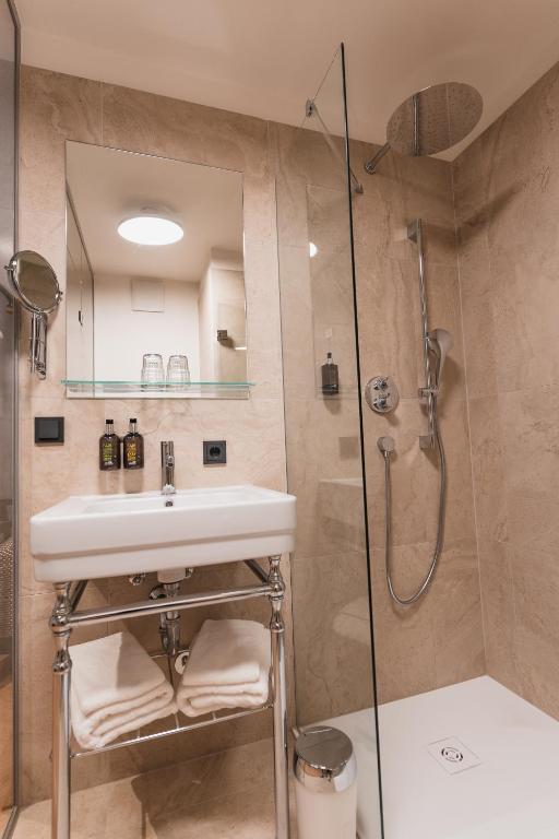 H5 Grauer Bär Studios & More - 8