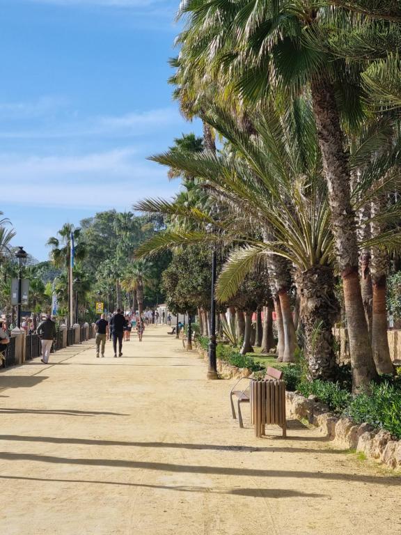 Fotografia z galérie ubytovania TOPLAGE Marbella Neubau Luxus-Apartment, Strand und Altstadt in Minuten zu Fuss v Marbelli