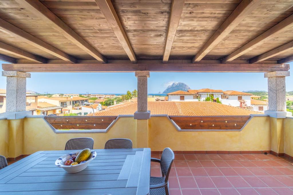 En balkon eller terrasse på Myosotis Terrace by DomusAway