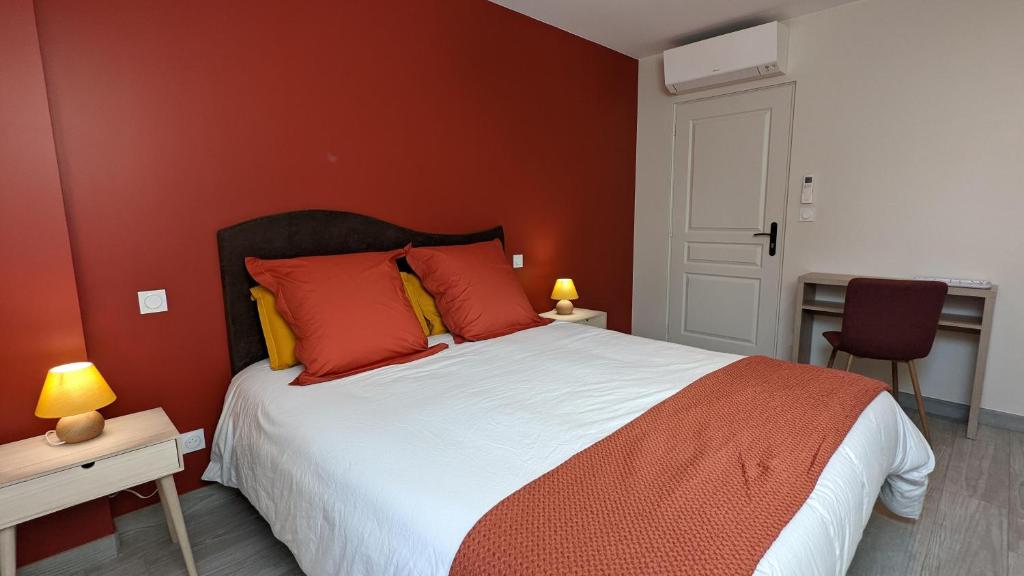 Postel nebo postele na pokoji v ubytování Le Clos des écureuils - chambres d'hôtes