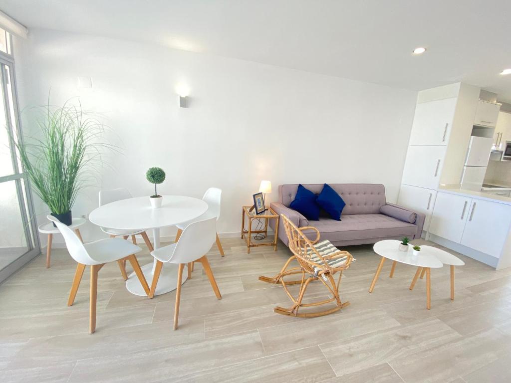 Posezení v ubytování NUEVO !!! Apartamento Peñíscola Playa con piscinas y tenis