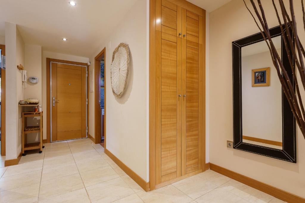 Zdjęcie z galerii obiektu Luxurious and spacious apartment with a private garden and solarium with great views in Estepona área Marbella La Resina Country Golf w mieście Estepona
