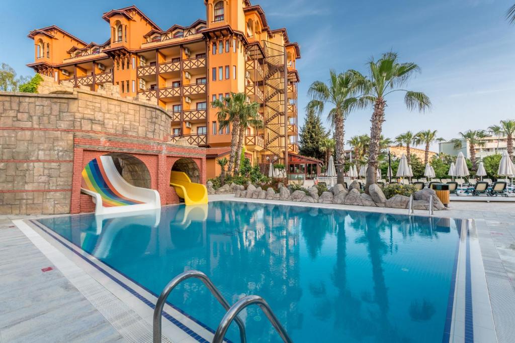 Bazén v ubytování Villa Side Hotel nebo v jeho okolí
