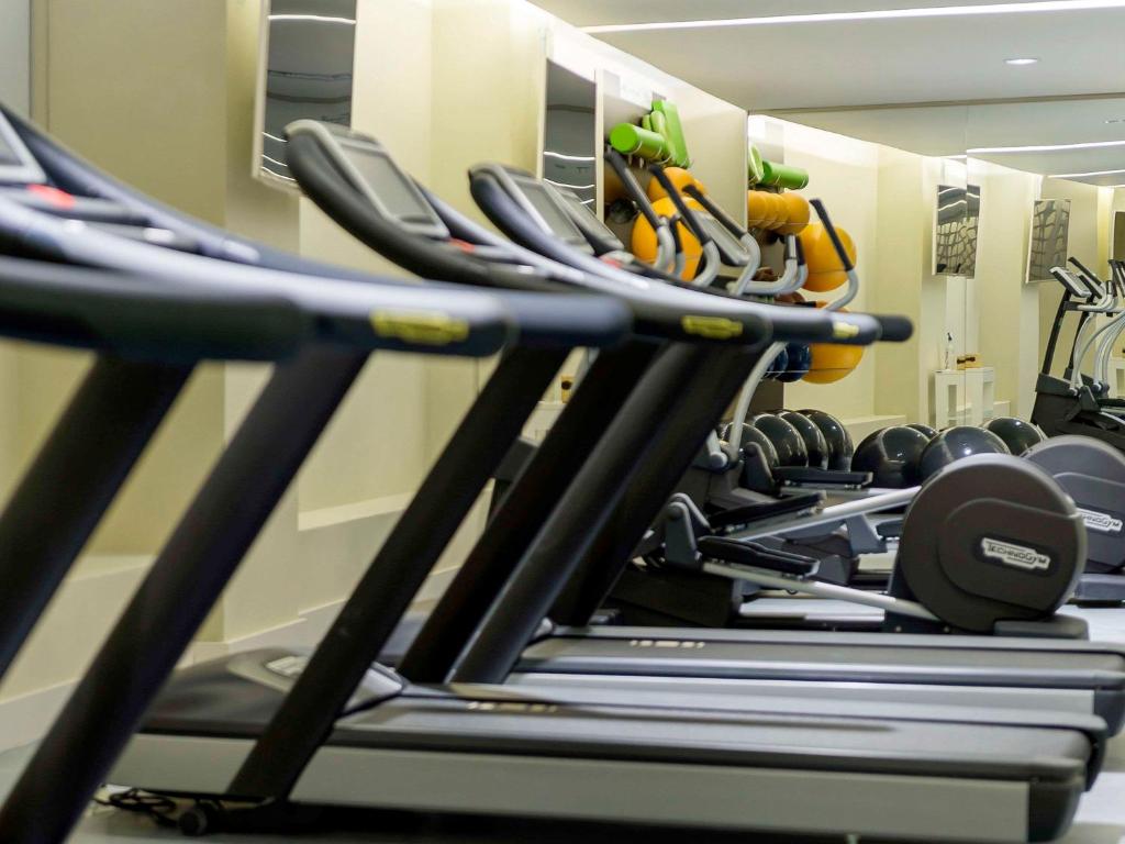 a row of treadmills in a gym at Fairmont Rio de Janeiro Copacabana in Rio de Janeiro
