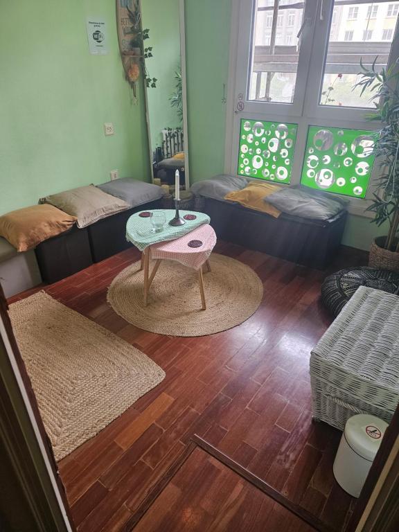 Posedenie v ubytovaní Habitacion amplia y centrica en piso compartido