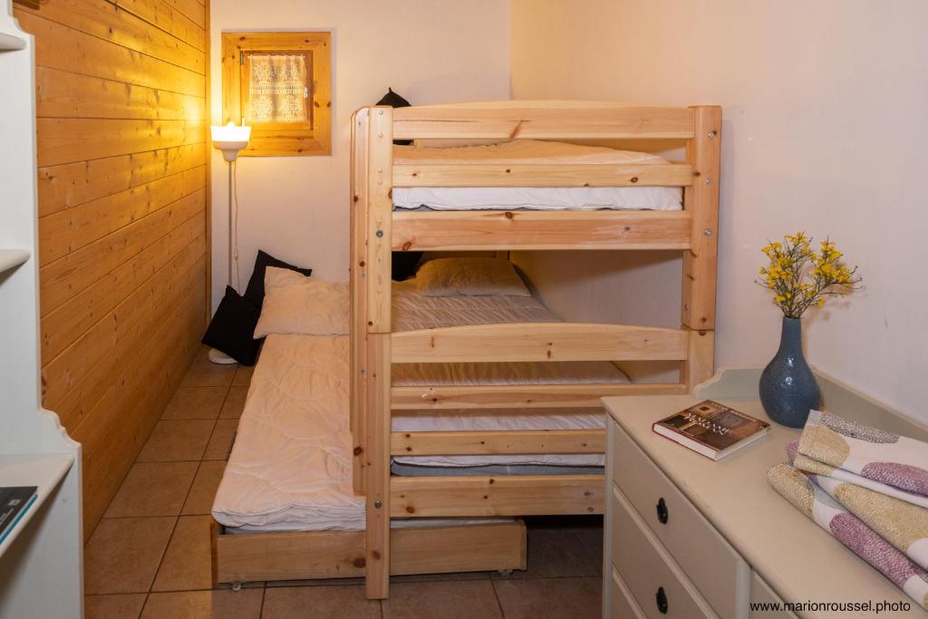 Postel nebo postele na pokoji v ubytování Oliveraie d'Olmiccia
