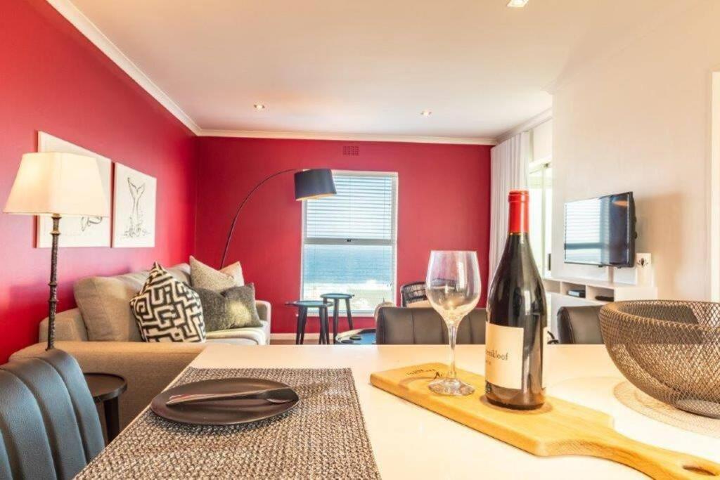 Whale Rock Estate Hermanus, entire apartment, seaview, private and