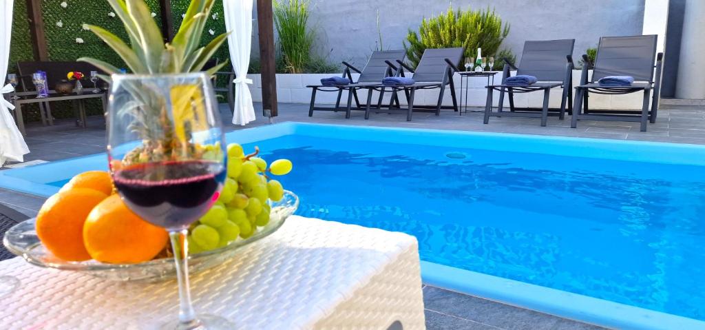 Sunny Holiday House with pool