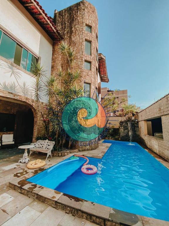 A piscina localizada em Pousada Guaruondas ou nos arredores