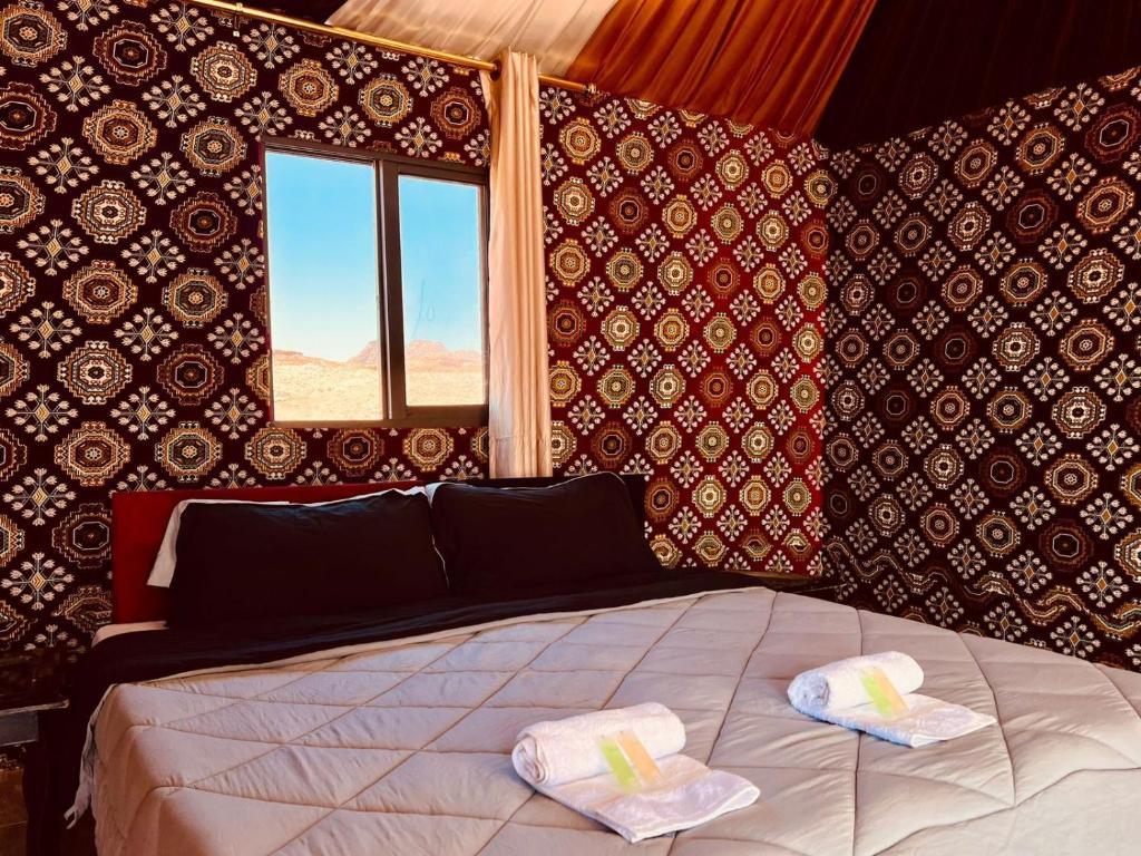 Postel nebo postele na pokoji v ubytování Salameh's Bedouin Camp