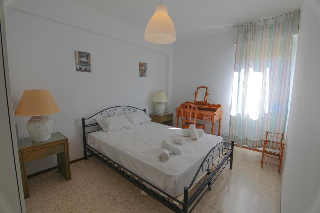 Zdjęcie z galerii obiektu RentalSevilla Apartamento luminoso con 3 dormitorios w Sewilli