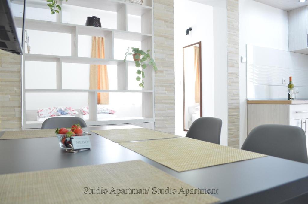 Fotografie z fotogalerie ubytování Apartmani "Nebo" v destinaci Sutomore