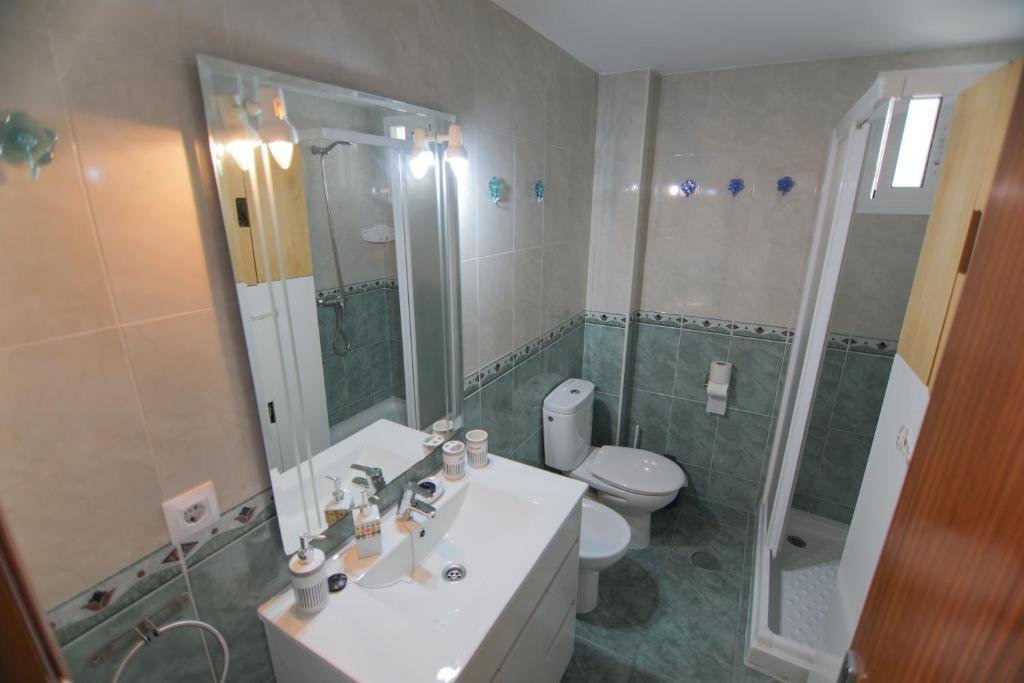 Zdjęcie z galerii obiektu RentalSevilla Apartamento luminoso con 3 dormitorios w Sewilli