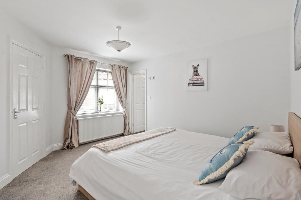 Cama ou camas em um quarto em Beach Front House