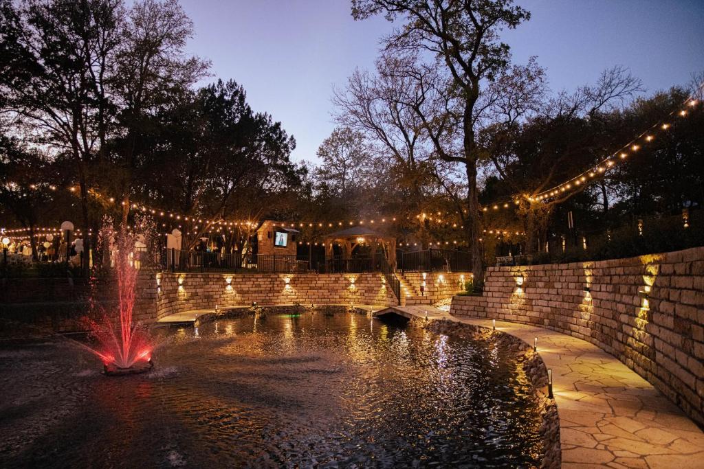 Κήπος έξω από το 7744 Ranch Glamping Resort