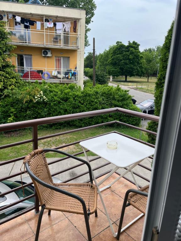 Balkón nebo terasa v ubytování Chata TARGET Senec
