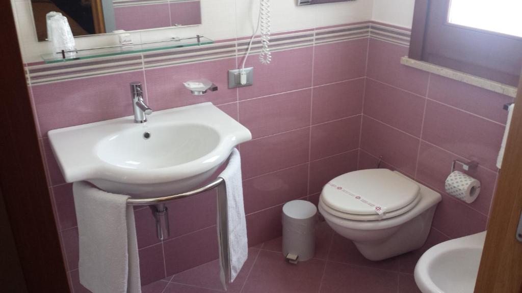 Dolce Siesta - Double Room With Private Bathroom