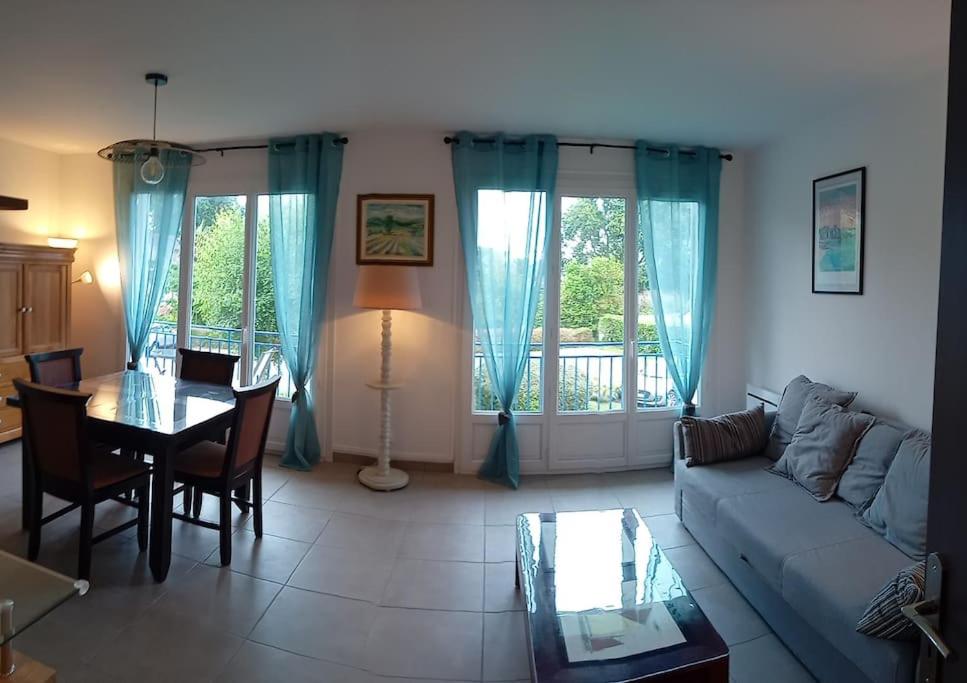 Photo de la galerie de l'établissement Appartement lumineux à deux pas de la plage, à Fouesnant