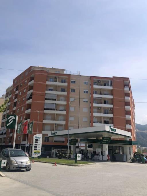 apartament i ri afer detit