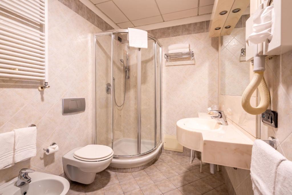 Koupelna v ubytování Hotel Parisi