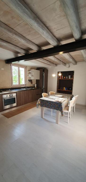 Kuchyň nebo kuchyňský kout v ubytování Casa vacanze Tredis