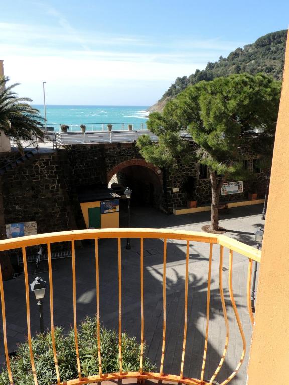 La Porta delle 5 Terre Trilocali - отзывы и видео