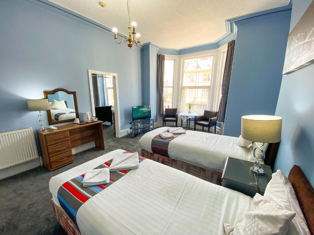 The Broadway Hotel - Resim 11