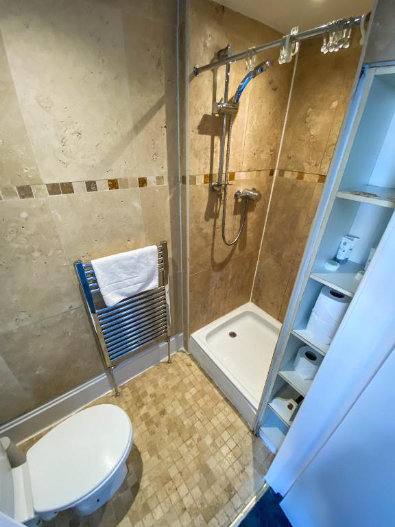 The Broadway Hotel - Resim 13