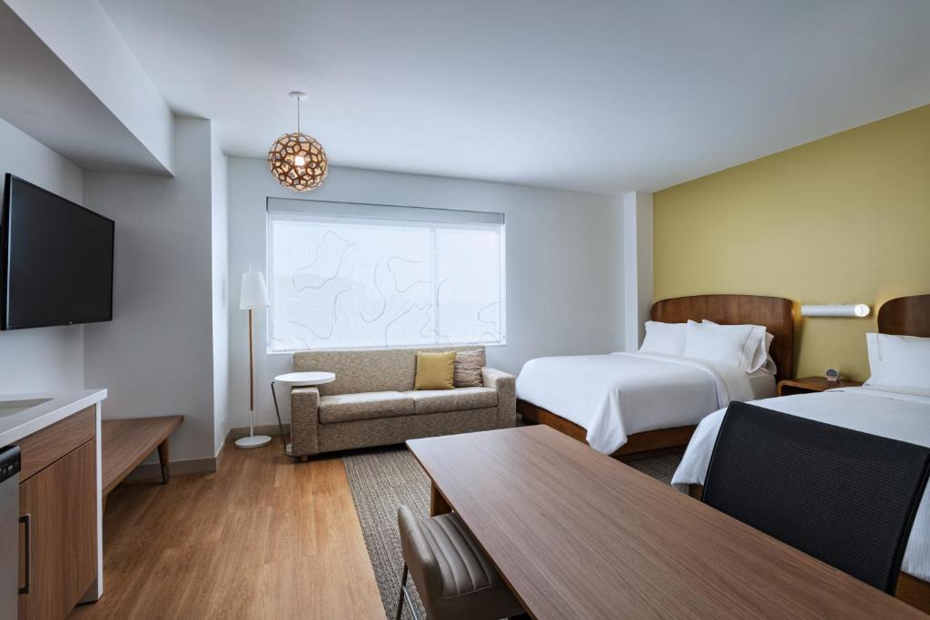 Postel nebo postele na pokoji v ubytování Element Dallas Las Colinas