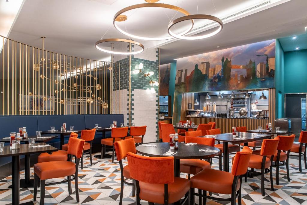 Restaurace v ubytování The Cumberland, London