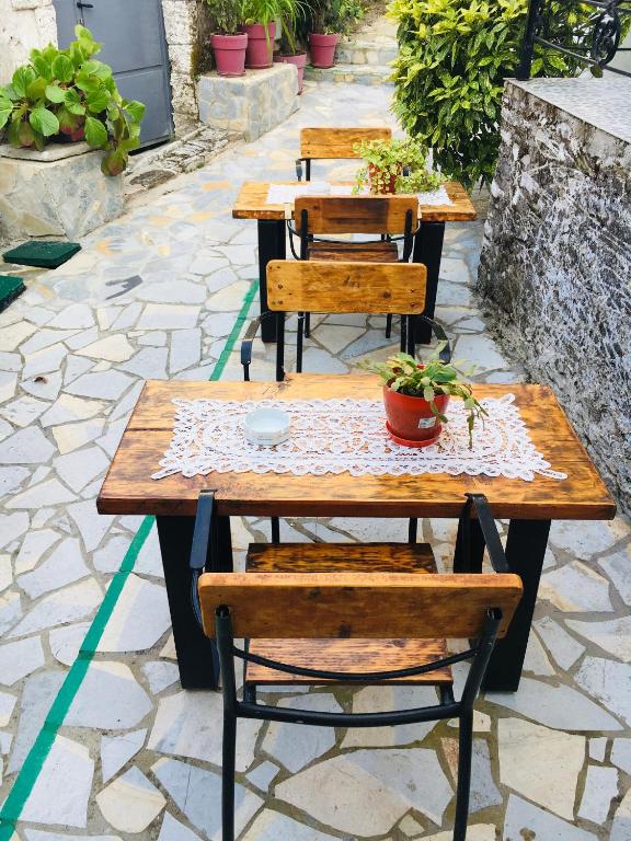 Fotografie z fotogalerie ubytování Kore Guest House v destinaci Gjirokastër