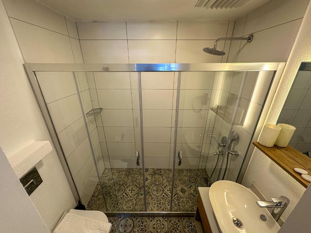 Koupelna v ubytování Club Sema Suite Hotel