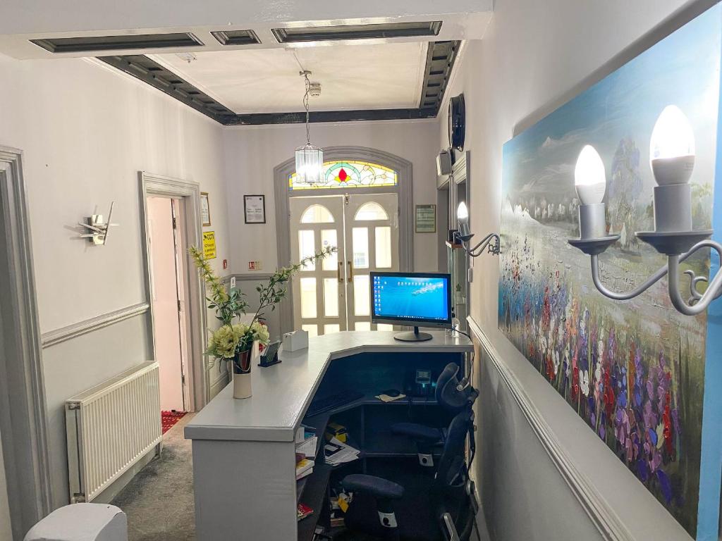 The Broadway Hotel - Resim 38